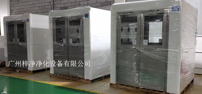 在潔凈室領(lǐng)域，風(fēng)淋室作為一種關(guān)鍵的空氣凈化設(shè)備